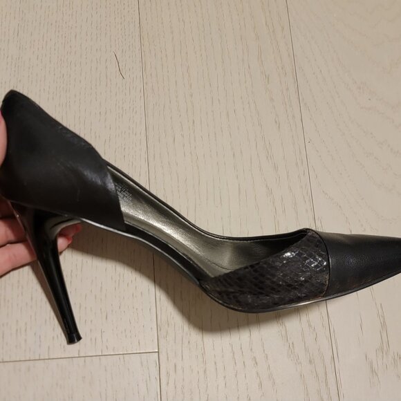 Eva & Zoe - Black Leather Pumps - Picture 2 of 3